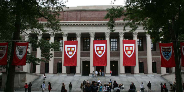 10 trường kinh doanh tốt nhất thế giới: Harvard chỉ xếp thứ 6