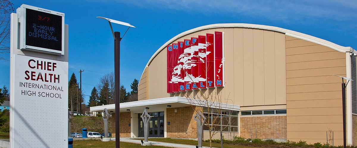 Trường Trung Học Công Lập Chief Sealth High School - Washington, USA